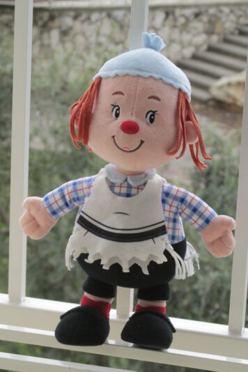 טולי בובה תהליך Sara Froylich